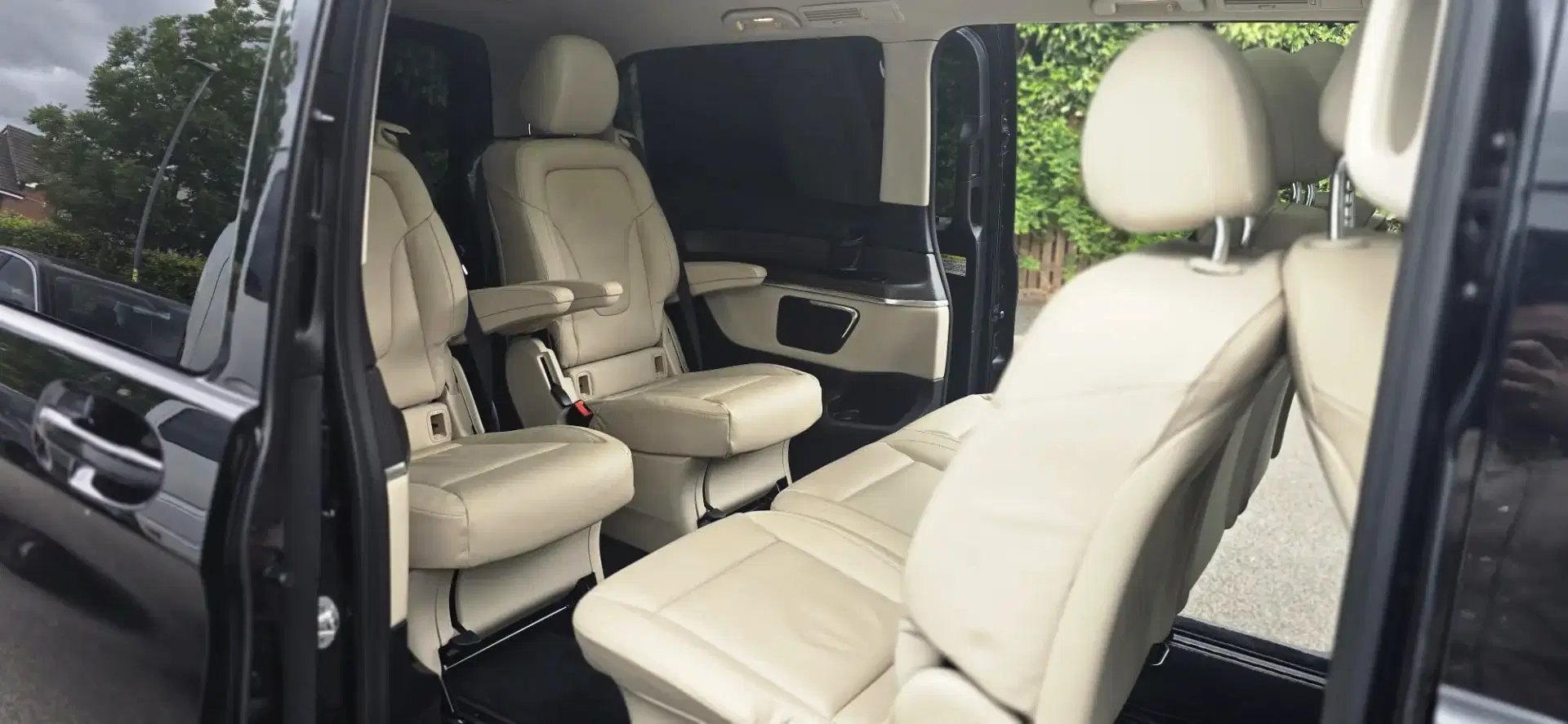 Luxury MPV