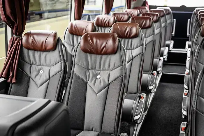 Luxury midi coach