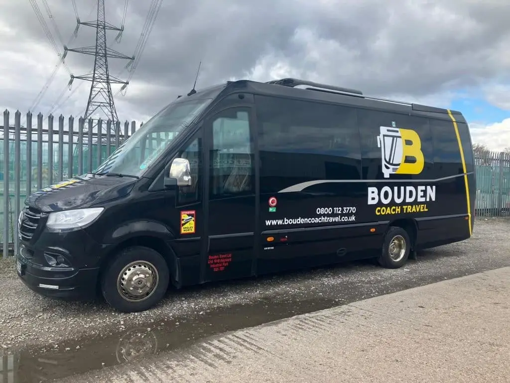 Luxury 16 seat Minibus_Exterior